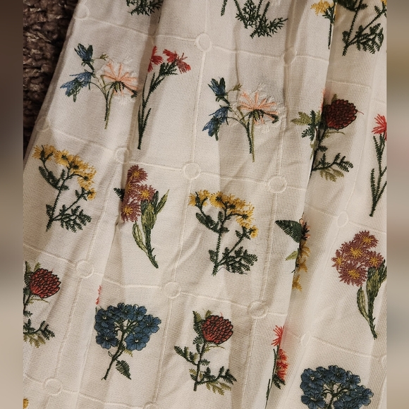 Ivy City Co Robyn Dress with Embroidered Wildflower Pattern Cotton Blend NWT - Picture 4 of 5